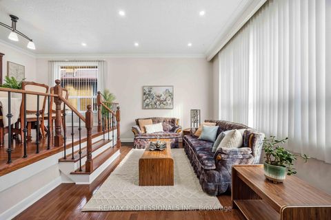 Photo 2 at 14 Dashwood Crescent, Beaumonde Heights, Toronto
