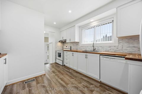 Photo 6 at 14 Dashwood Crescent, Beaumonde Heights, Toronto