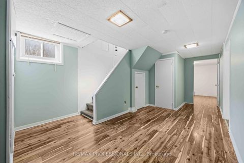 Photo 13 at 14 Dashwood Crescent, Beaumonde Heights, Toronto