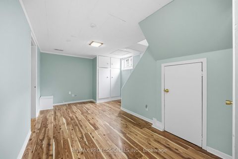 Photo 14 at 14 Dashwood Crescent, Beaumonde Heights, Toronto