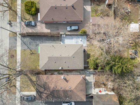 Photo 22 at 14 Dashwood Crescent, Beaumonde Heights, Toronto