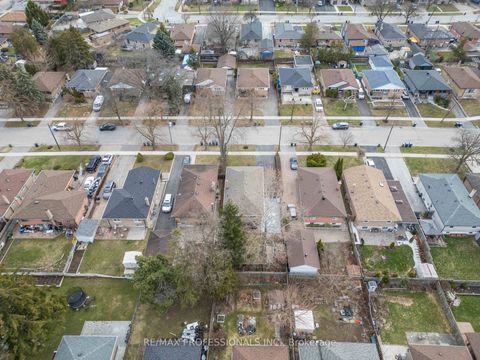 Photo 23 at 14 Dashwood Crescent, Beaumonde Heights, Toronto