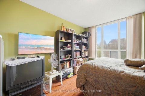 Photo 10 at 411 - 330 Red Maple Road, Langstaff, Richmond Hill