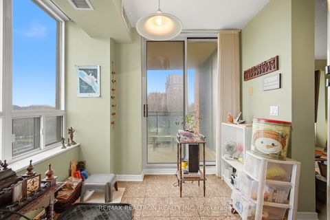 Photo 12 at 411 - 330 Red Maple Road, Langstaff, Richmond Hill