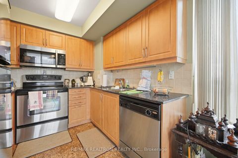 Photo 13 at 411 - 330 Red Maple Road, Langstaff, Richmond Hill