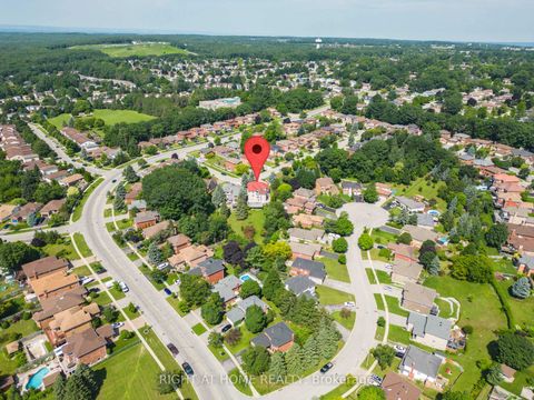 Photo 8 at 11 Thackeray Crescent, Letitia Heights, Barrie