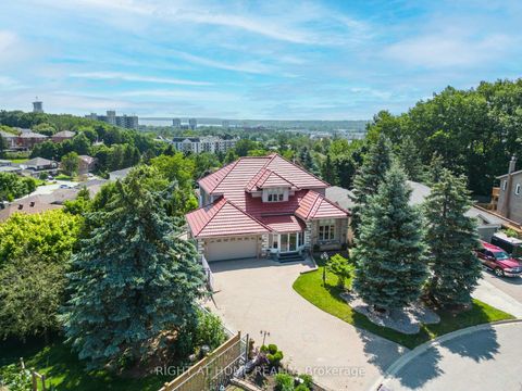 Photo 9 at 11 Thackeray Crescent, Letitia Heights, Barrie