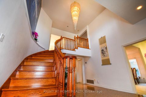 Photo 15 at 11 Thackeray Crescent, Letitia Heights, Barrie
