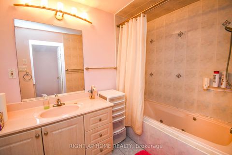 Photo 32 at 11 Thackeray Crescent, Letitia Heights, Barrie