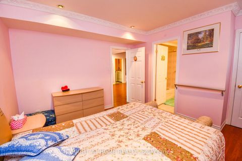 Photo 34 at 11 Thackeray Crescent, Letitia Heights, Barrie