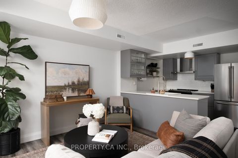 Photo 2 at 133 - 25 Turntable Crescent, Junction, Toronto