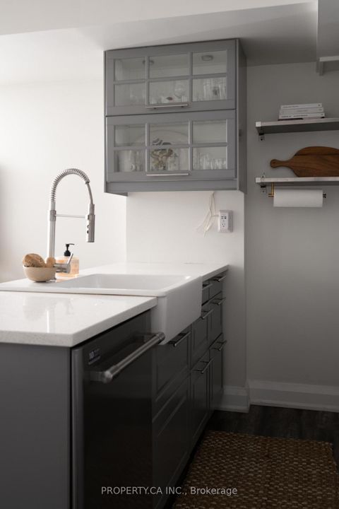 Photo 7 at 133 - 25 Turntable Crescent, Junction, Toronto