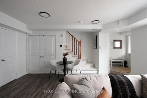 Photo 10 at 133 - 25 Turntable Crescent, Junction, Toronto