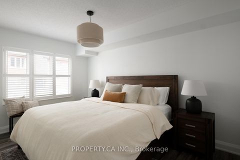 Photo 11 at 133 - 25 Turntable Crescent, Junction, Toronto