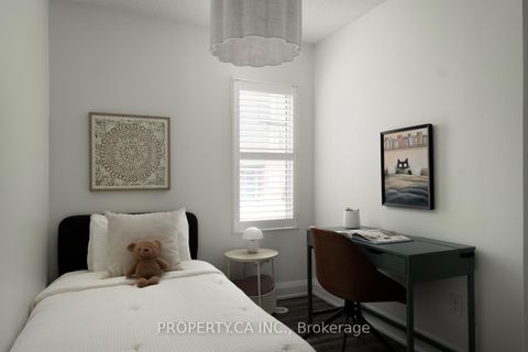 Photo 16 at 133 - 25 Turntable Crescent, Junction, Toronto