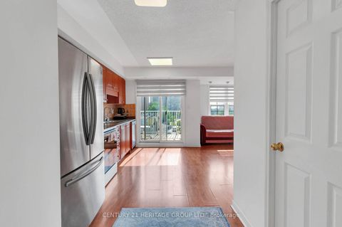 Photo 7 at 24 - 37 Four Winds Drive, York University Heights, Toronto