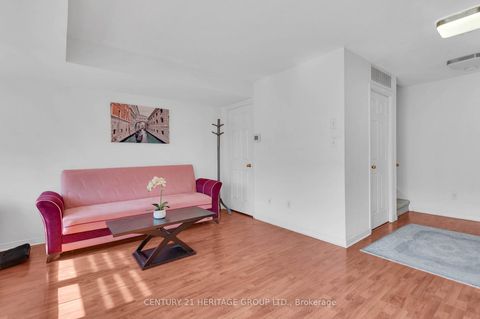 Photo 11 at 24 - 37 Four Winds Drive, York University Heights, Toronto