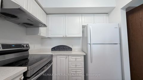 Photo 6 at 2209 - 1 Lee Centre Drive, Woburn, Toronto