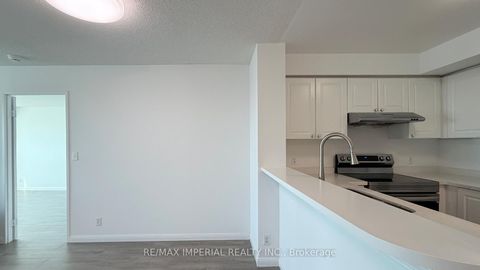 Photo 7 at 2209 - 1 Lee Centre Drive, Woburn, Toronto