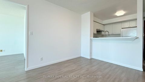 Photo 8 at 2209 - 1 Lee Centre Drive, Woburn, Toronto