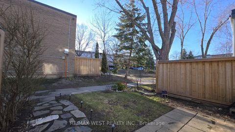 Photo 19 at 117 - 246 Milestone Crescent, Aurora Village, Aurora