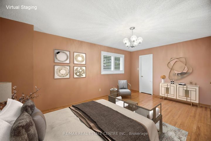 Photo 21 at 4616 Owl Circle, Hurontario, Mississauga