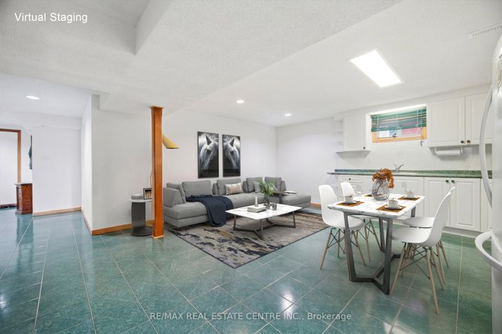 Photo 35 at 4616 Owl Circle, Hurontario, Mississauga