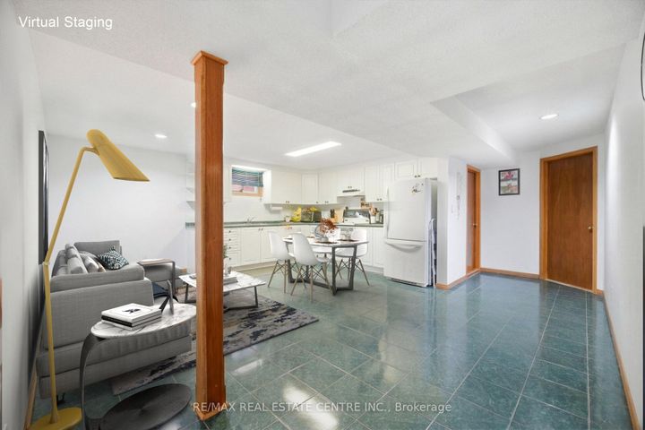 Photo 36 at 4616 Owl Circle, Hurontario, Mississauga