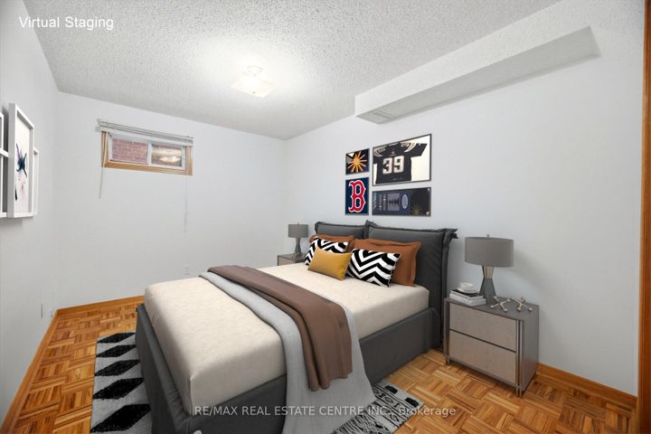 Photo 40 at 4616 Owl Circle, Hurontario, Mississauga