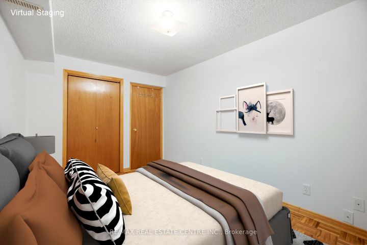 Photo 41 at 4616 Owl Circle, Hurontario, Mississauga