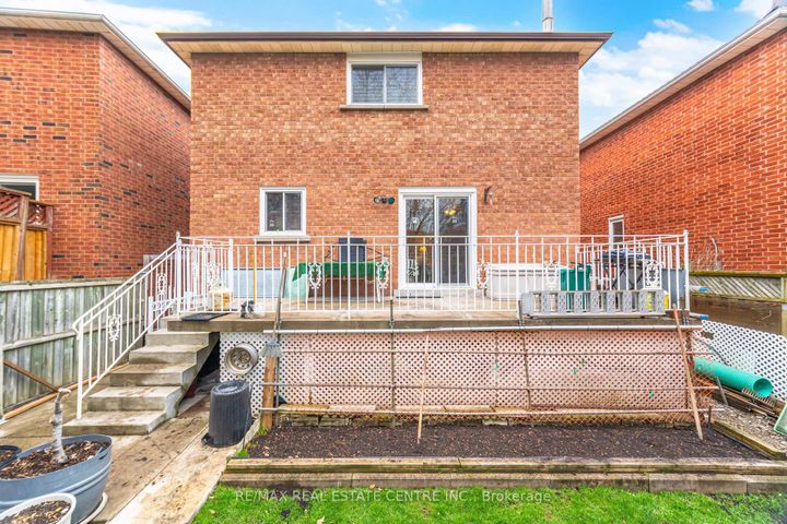 Photo 47 at 4616 Owl Circle, Hurontario, Mississauga