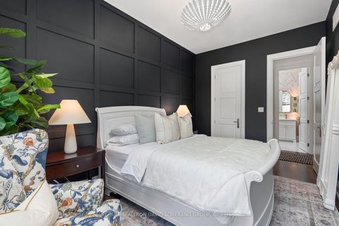 Photo 33 at 3 Dunsmore Gardens, Clanton Park, Toronto