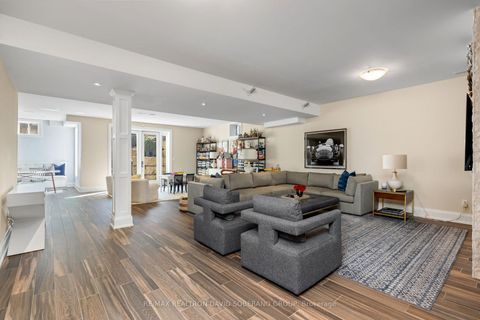 Photo 37 at 3 Dunsmore Gardens, Clanton Park, Toronto