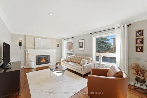 Photo 7 at 12 Lavinio Court, Maple, Vaughan