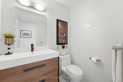 Photo 13 at 12 Lavinio Court, Maple, Vaughan