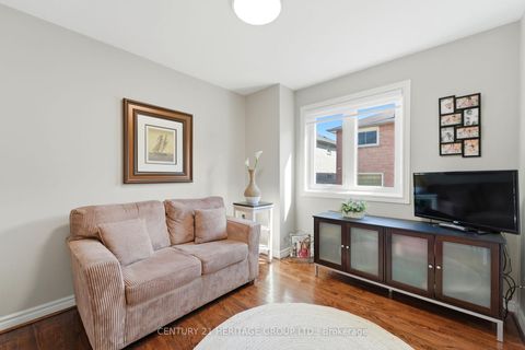 Photo 18 at 12 Lavinio Court, Maple, Vaughan