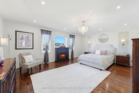 Photo 21 at 12 Lavinio Court, Maple, Vaughan