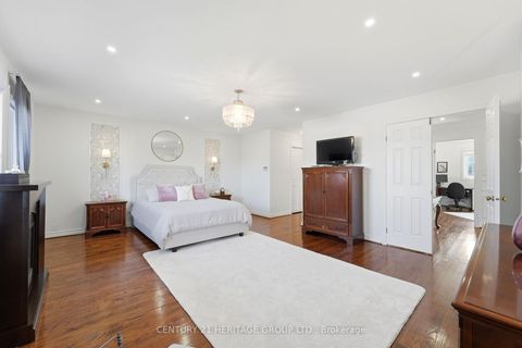 Photo 22 at 12 Lavinio Court, Maple, Vaughan