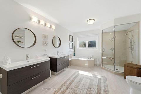 Photo 23 at 12 Lavinio Court, Maple, Vaughan