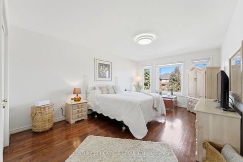 Photo 24 at 12 Lavinio Court, Maple, Vaughan