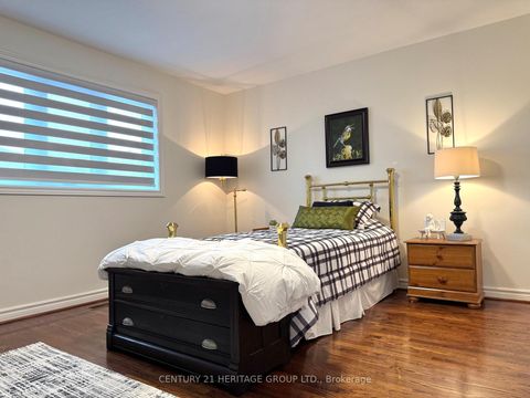 Photo 25 at 12 Lavinio Court, Maple, Vaughan