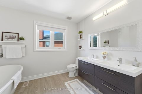 Photo 27 at 12 Lavinio Court, Maple, Vaughan