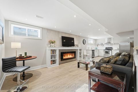 Photo 31 at 12 Lavinio Court, Maple, Vaughan