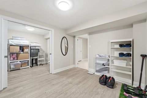 Photo 33 at 12 Lavinio Court, Maple, Vaughan