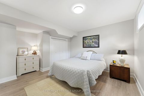 Photo 36 at 12 Lavinio Court, Maple, Vaughan