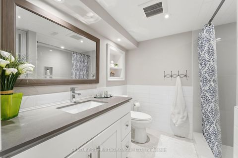 Photo 37 at 12 Lavinio Court, Maple, Vaughan