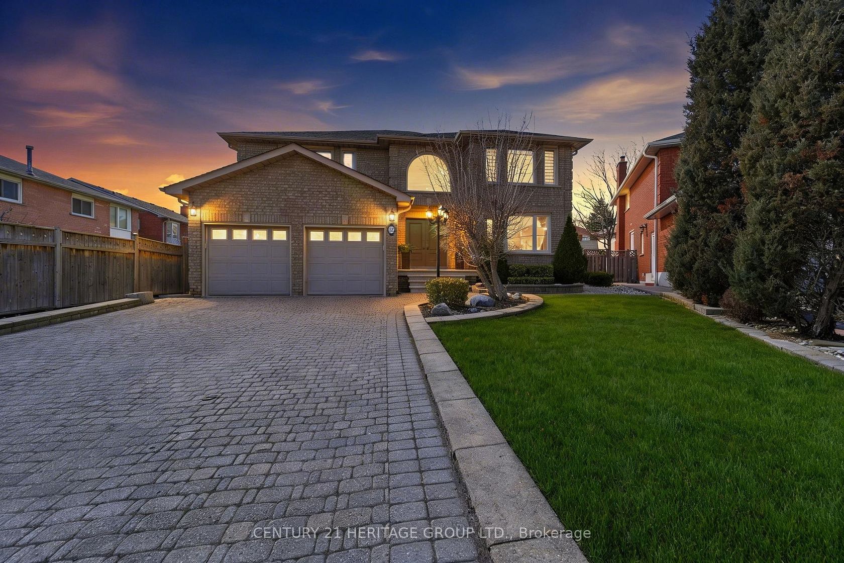 12 Lavinio Court, Maple, Vaughan photo number 2