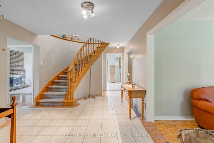 Photo 6 at 10 Phelps Drive, Northwood Park, Brampton