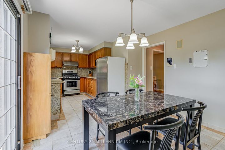 Photo 9 at 10 Phelps Drive, Northwood Park, Brampton