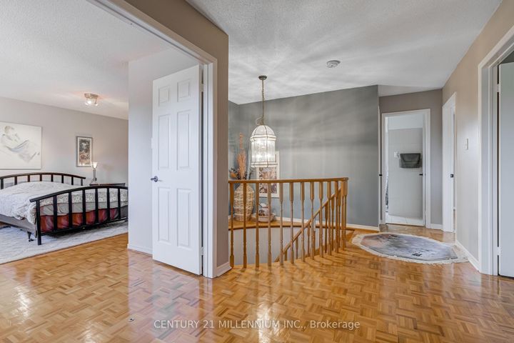 Photo 18 at 10 Phelps Drive, Northwood Park, Brampton